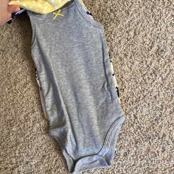 NWT 5 sleeveless onesies size 3-6 months - Picture 4 of 7